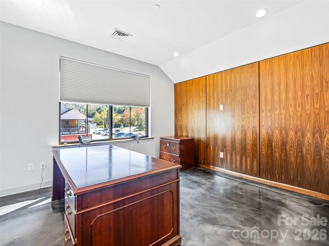 208 Charlotte Highway 301, Asheville, NC 28803