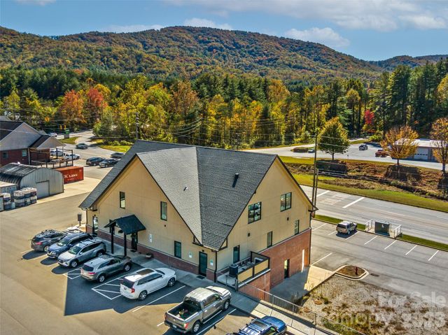 208 Charlotte Highway 301, Asheville, NC 28803