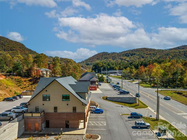 208 Charlotte Highway 301, Asheville, NC 28803