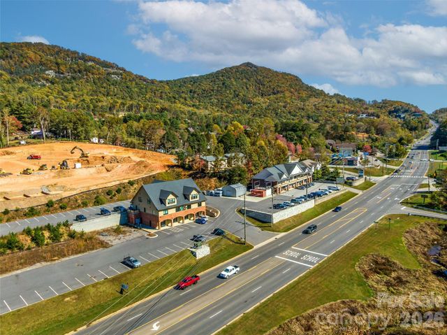 208 Charlotte Highway 301, Asheville, NC 28803