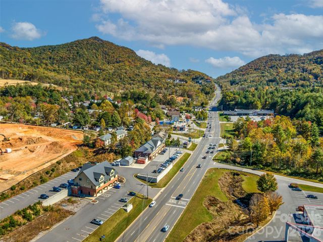 208 Charlotte Highway 301, Asheville, NC 28803