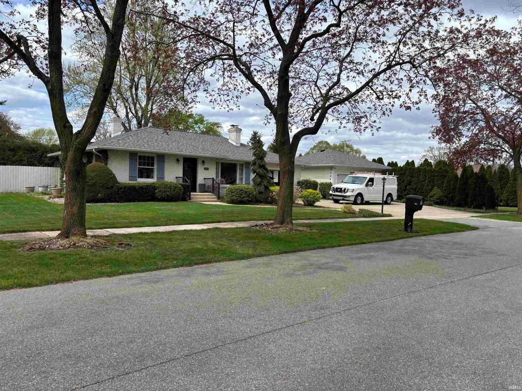 123 Superior Boulevard, Elkhart, IN 46516
