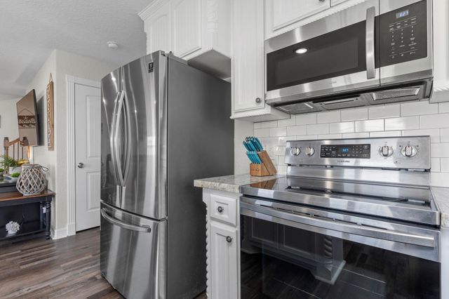 203 Sandpebble Place, Surfside Beach, TX 77541