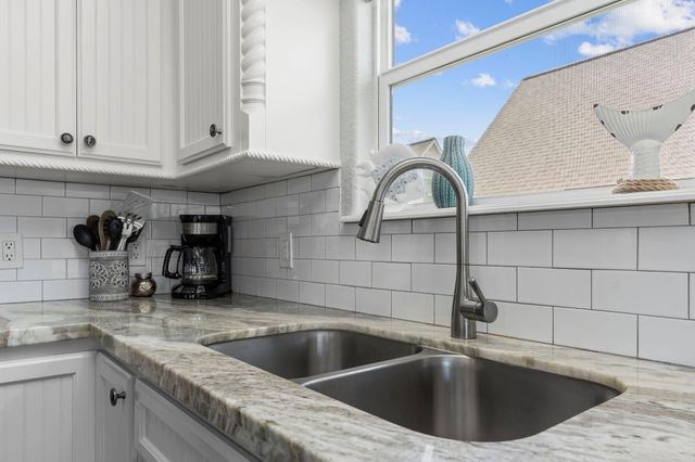 203 Sandpebble Place, Surfside Beach, TX 77541