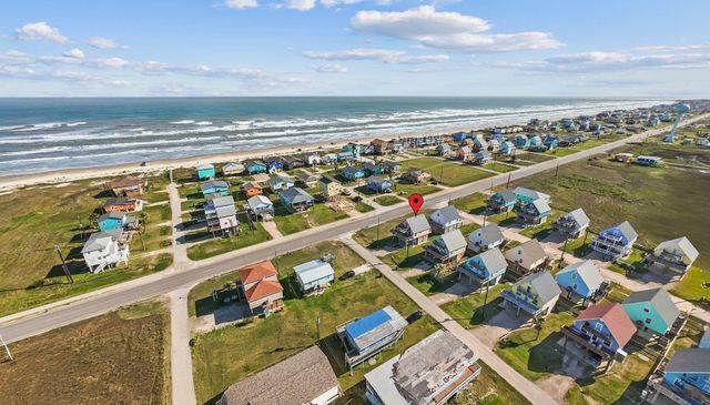203 Sandpebble Place, Surfside Beach, TX 77541