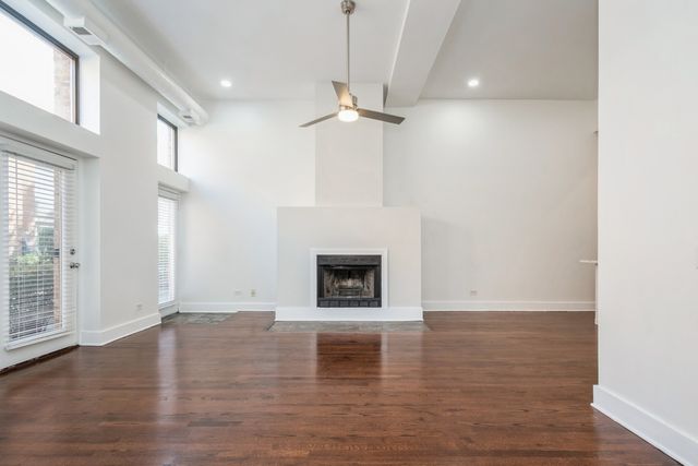 1100 W Cornelia Avenue 120, Chicago, IL 60657