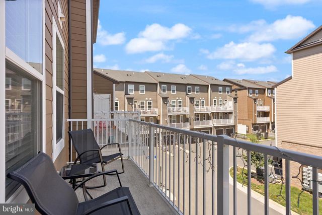 20754 WOOD QUAY DR, Sterling, VA 20166