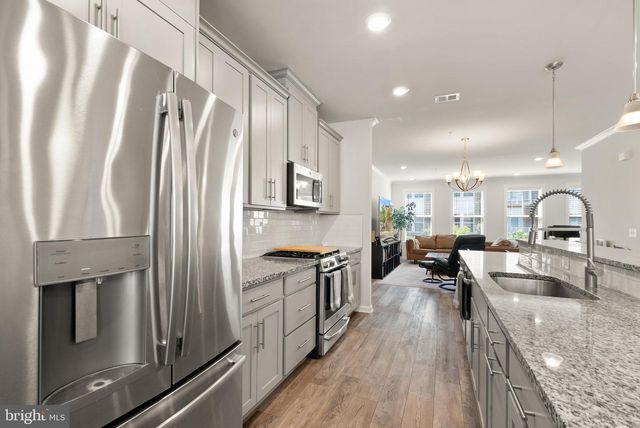 20754 WOOD QUAY DR, Sterling, VA 20166