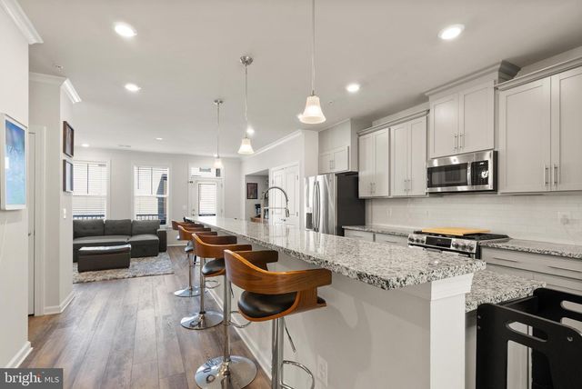 20754 WOOD QUAY DR, Sterling, VA 20166