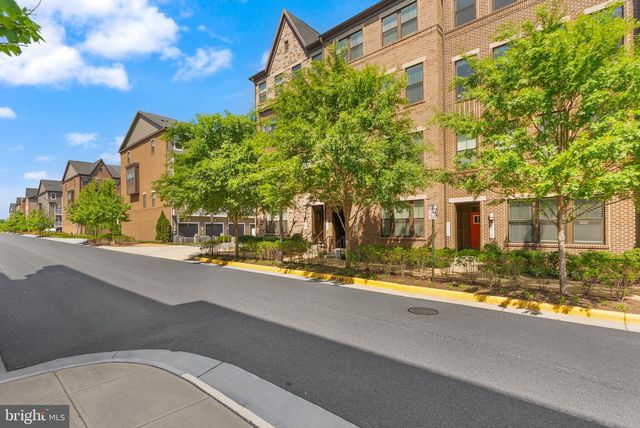 20754 WOOD QUAY DR, Sterling, VA 20166