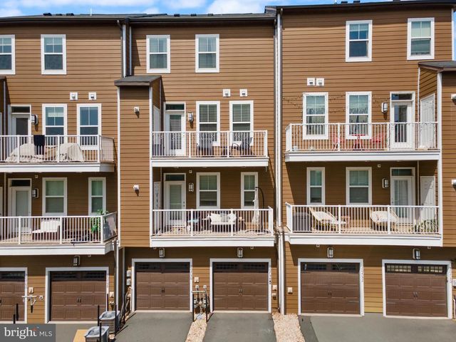 20754 WOOD QUAY DR, Sterling, VA 20166