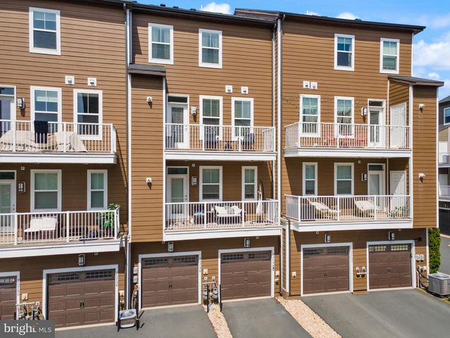 20754 WOOD QUAY DR, Sterling, VA 20166