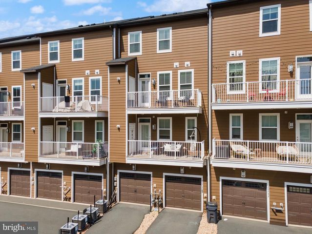 20754 WOOD QUAY DR, Sterling, VA 20166