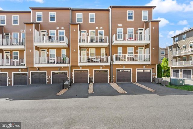 20754 WOOD QUAY DR, Sterling, VA 20166