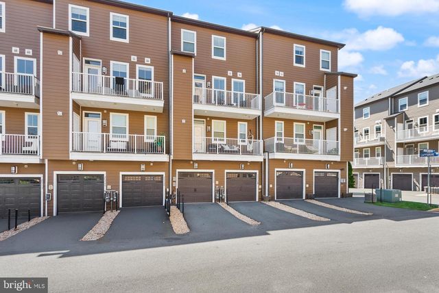 20754 WOOD QUAY DR, Sterling, VA 20166