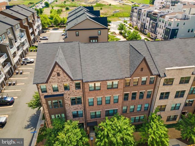 20754 WOOD QUAY DR, Sterling, VA 20166