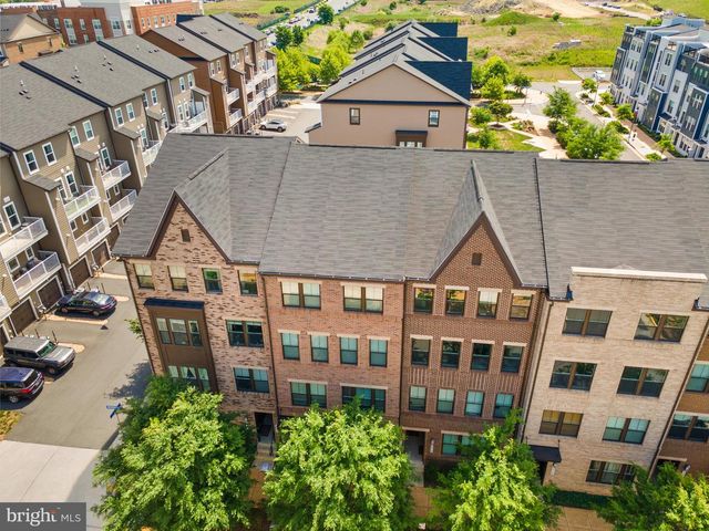 20754 WOOD QUAY DR, Sterling, VA 20166