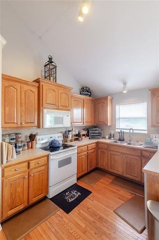12212 Clubhouse Drive, Kansas City, KS 66109