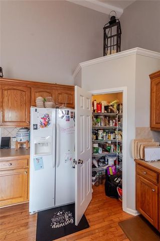 12212 Clubhouse Drive, Kansas City, KS 66109