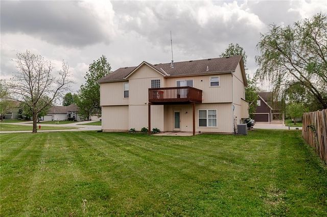 12212 Clubhouse Drive, Kansas City, KS 66109