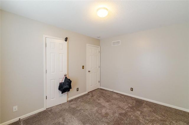 12212 Clubhouse Drive, Kansas City, KS 66109