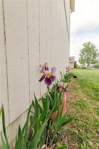 12212 Clubhouse Drive, Kansas City, KS 66109