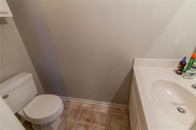 12212 Clubhouse Drive, Kansas City, KS 66109