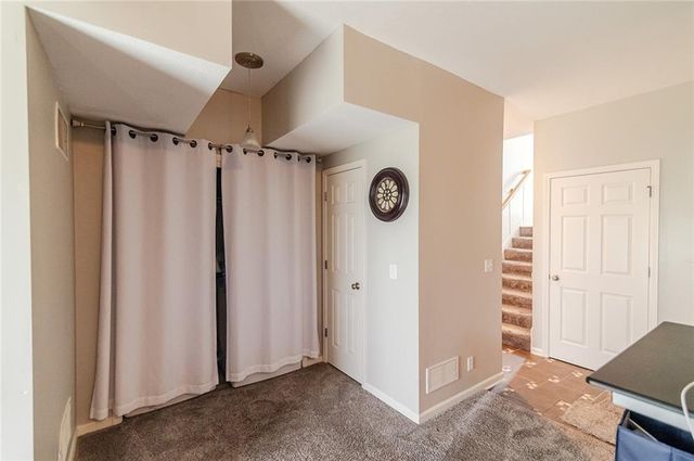 12212 Clubhouse Drive, Kansas City, KS 66109