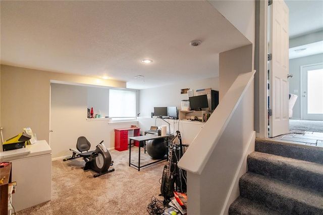 12212 Clubhouse Drive, Kansas City, KS 66109