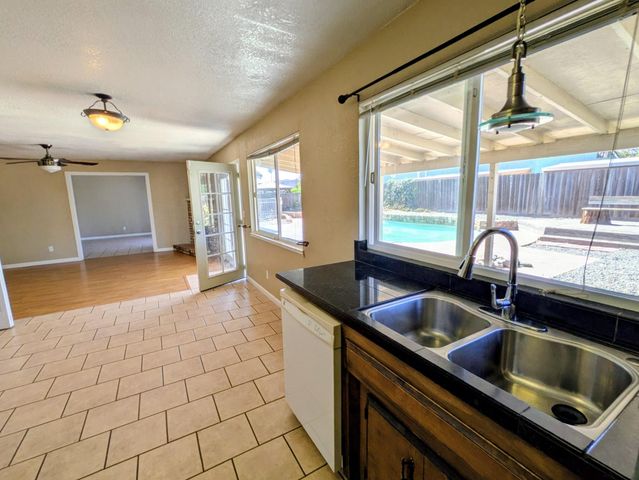 3361 Vanderbilt Ave, Turlock, CA 95382