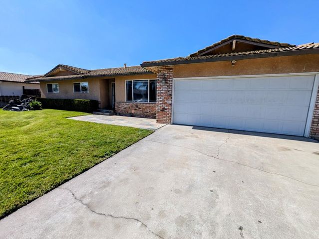 3361 Vanderbilt Ave, Turlock, CA 95382