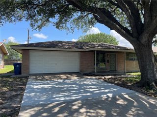 117 E Broadway Ave, Portland, TX 78374
