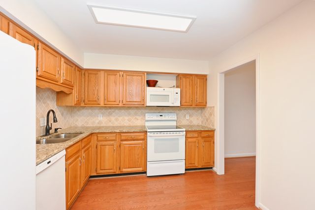 623 Barlin Dr, Nashville, TN 37221