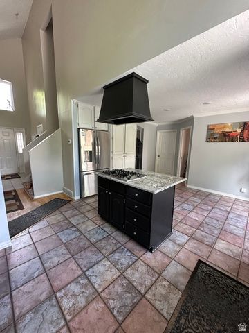 11133 S CRESCENT VISTA LN LN, Sandy, UT 84070
