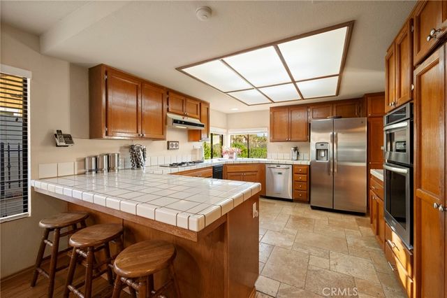 1011 Inspiration Lane, Escondido, CA 92025