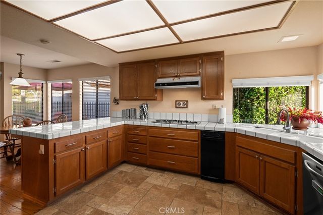 1011 Inspiration Lane, Escondido, CA 92025