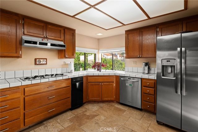 1011 Inspiration Lane, Escondido, CA 92025