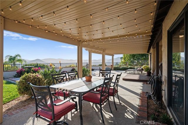 1011 Inspiration Lane, Escondido, CA 92025