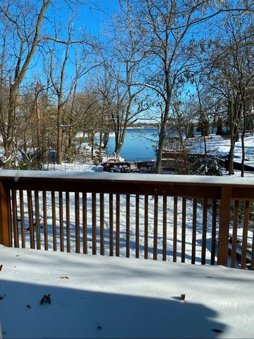 26571 N Il Route 83 Route, Mundelein, IL 60060