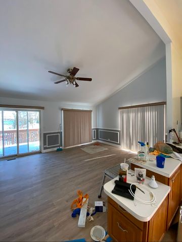 26571 N Il Route 83 Route, Mundelein, IL 60060