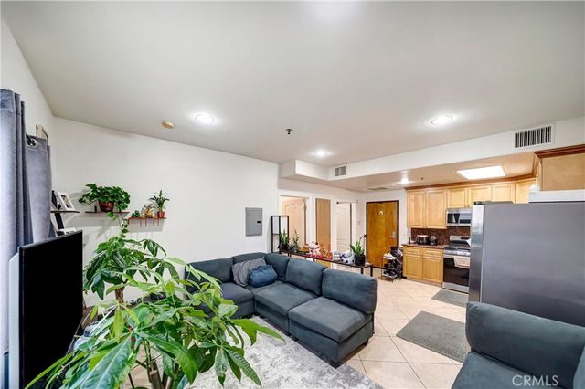 316 S New Hampshire 203, Los Angeles, CA 90020