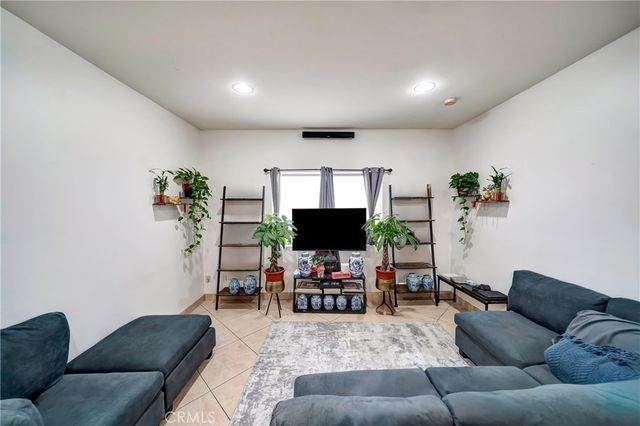 316 S New Hampshire 203, Los Angeles, CA 90020