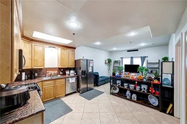 316 S New Hampshire 203, Los Angeles, CA 90020