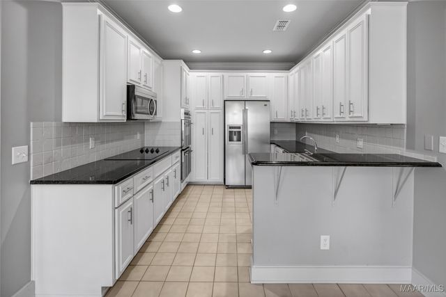 8169 LONGNEEDLE Place, Montgomery, AL 36117