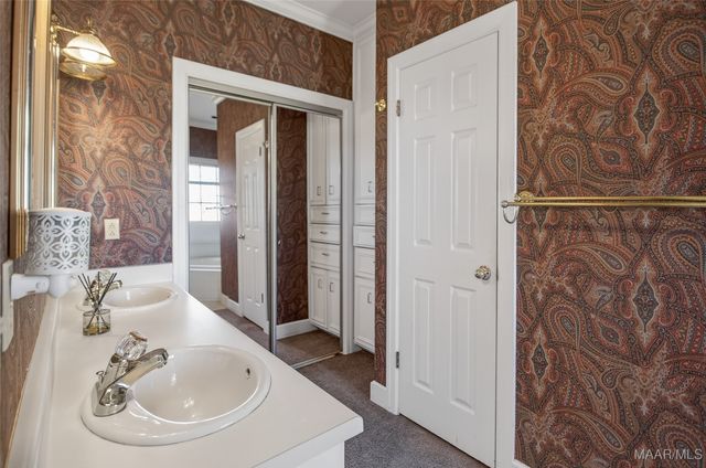 8169 LONGNEEDLE Place, Montgomery, AL 36117