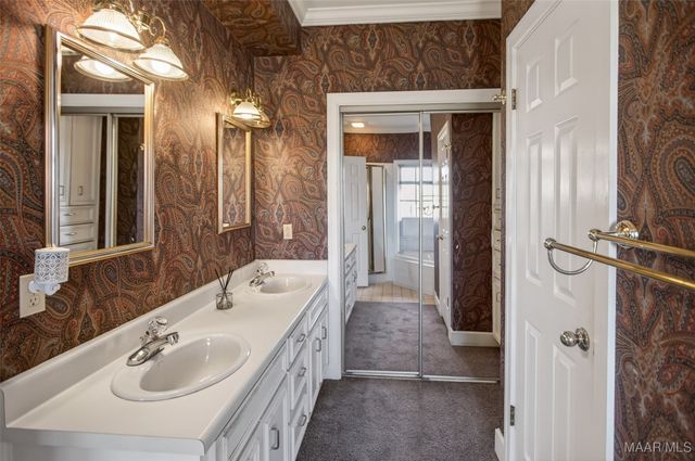 8169 LONGNEEDLE Place, Montgomery, AL 36117