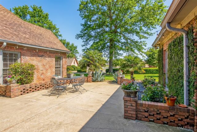 8169 LONGNEEDLE Place, Montgomery, AL 36117