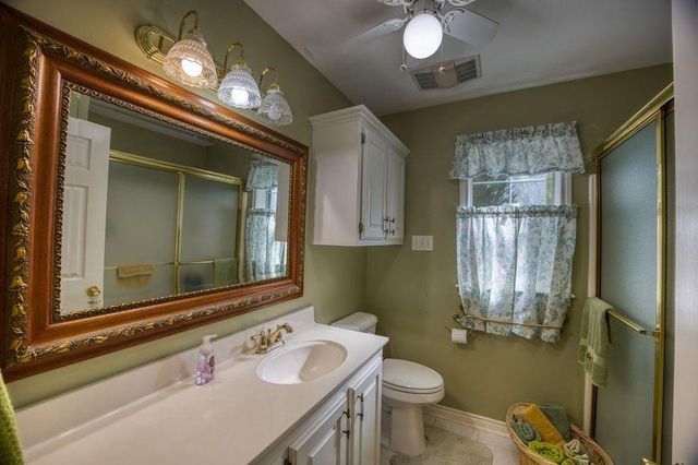 1570 An County Road 4034, Palestine, TX 75803