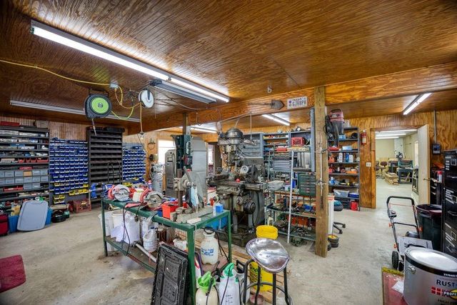 1570 An County Road 4034, Palestine, TX 75803