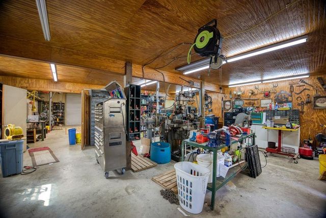 1570 An County Road 4034, Palestine, TX 75803